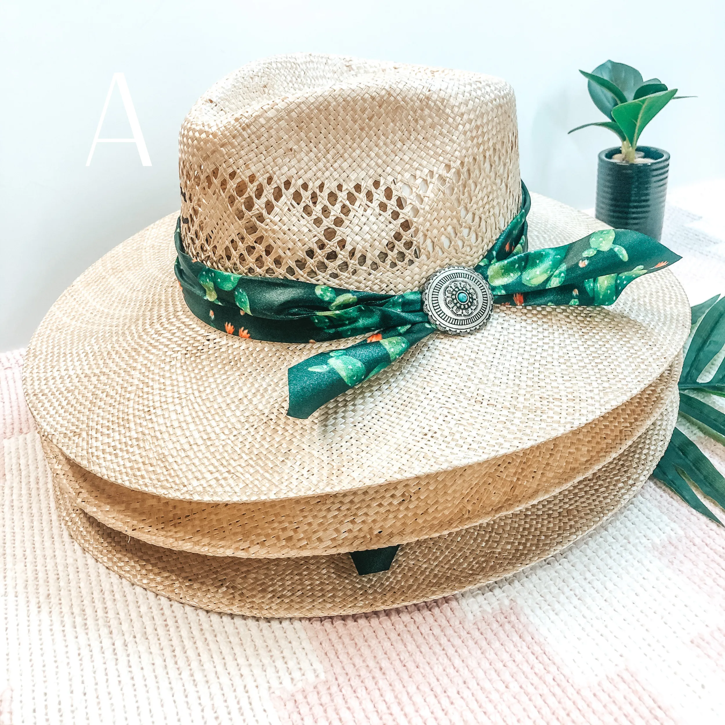 Charlie 1 Horse | Mojave Straw Hat with Cactus Band and Silver Concho